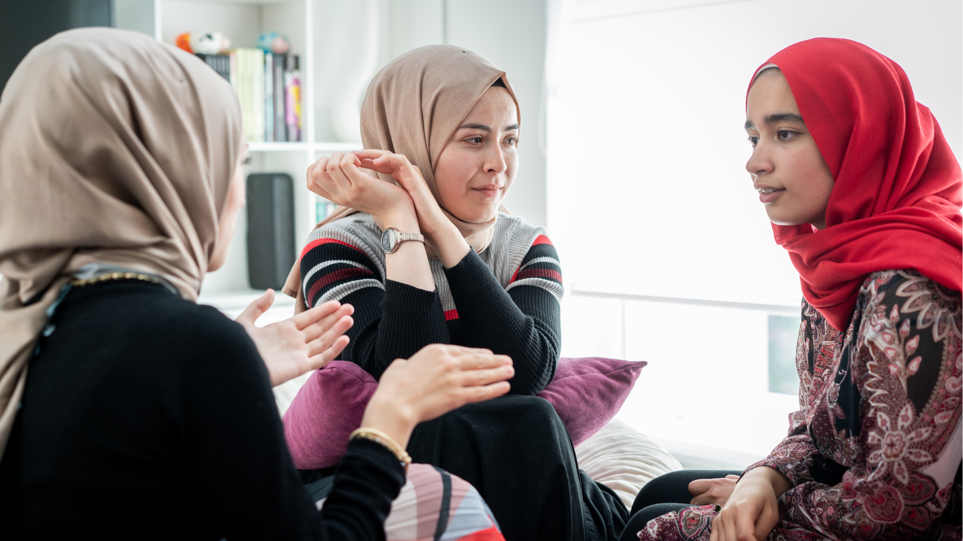 A group of Muslim ladies in discussion